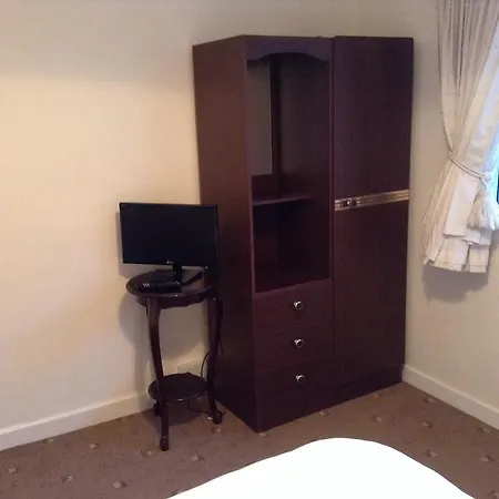 Oda ve Kahvaltı Rodini 3*