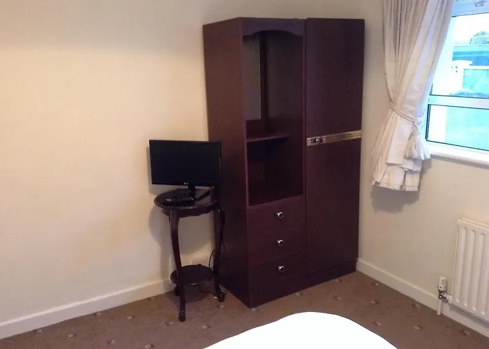 Oda ve Kahvaltı Rodini 3*